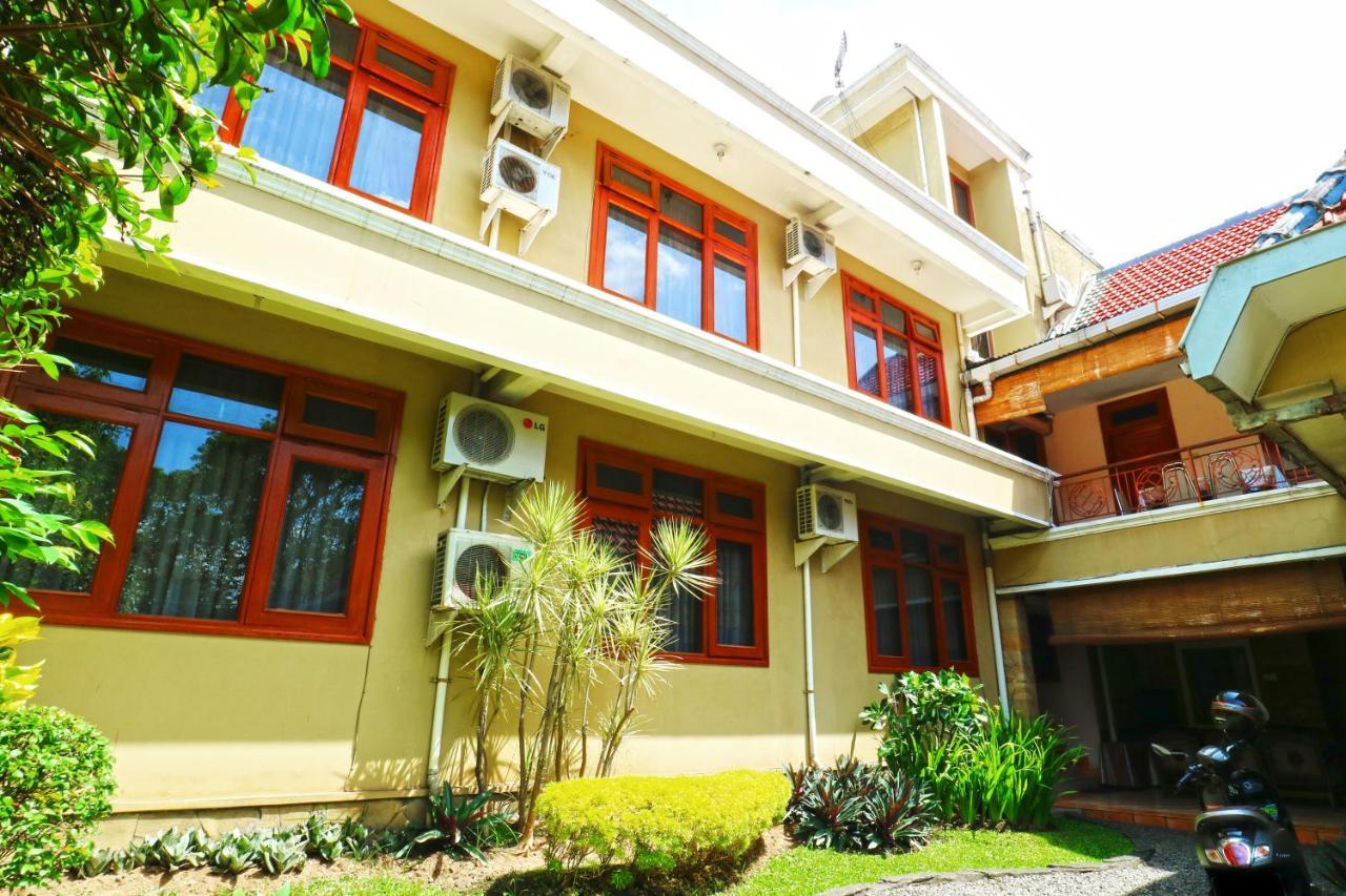 Reddoorz Plus Near Brawijaya Museum Malang Exterior foto